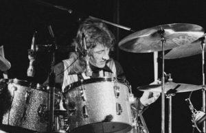 Davulun Yarısını Çalan Adam